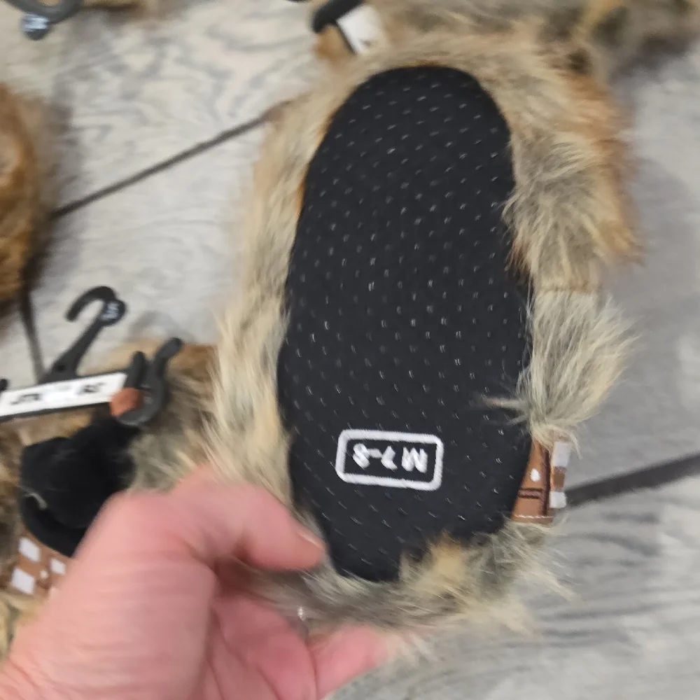 Star Wars Chewbacca‎ Faux Fur Slippers – NWT